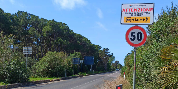 Cartello "Attenzione ai ciclisti"