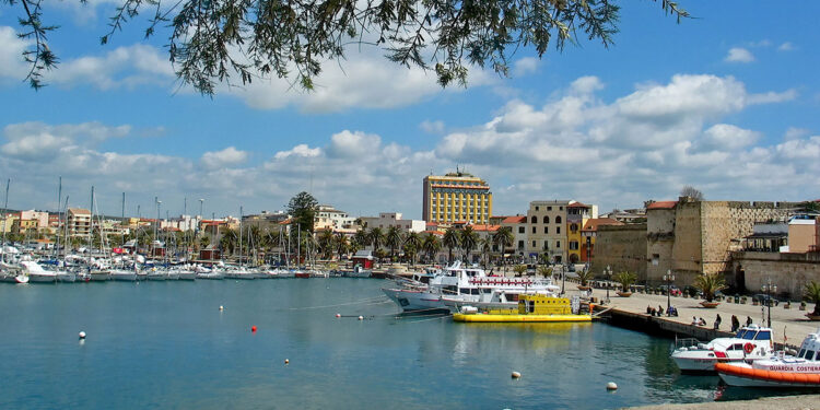 Il Porto di Alghero. 📷 Depositphotos