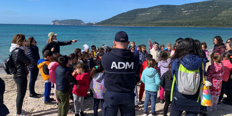 Ricollocamento sabbia e ciottoli a Mugoni