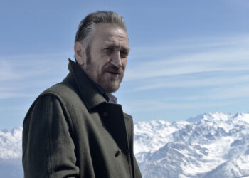 Marco Giallini nei panni di Rocco Schiavone