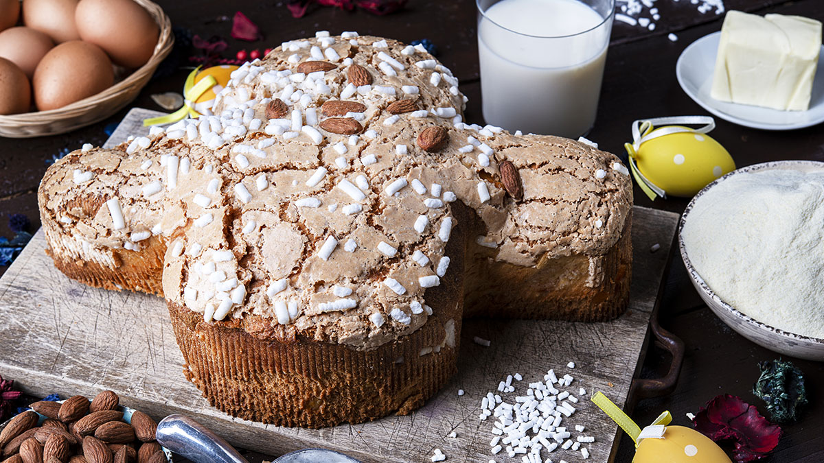 Colomba pasquale. ? Depositphotos