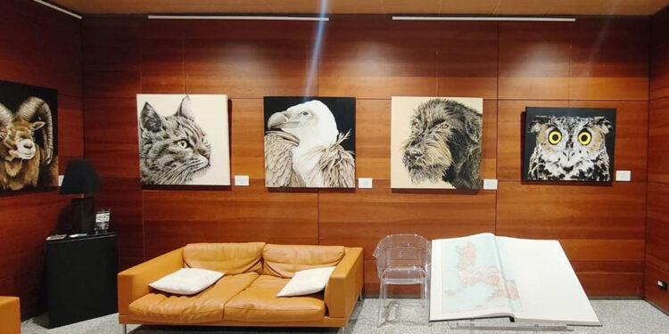 I dipinti di Tiziana Sanna in mostra alla Cagliari Airport Library