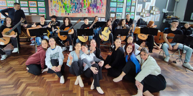 Alcuni degli studenti del Liceo Musicale e Coreutico Azuni in tournée a Londra