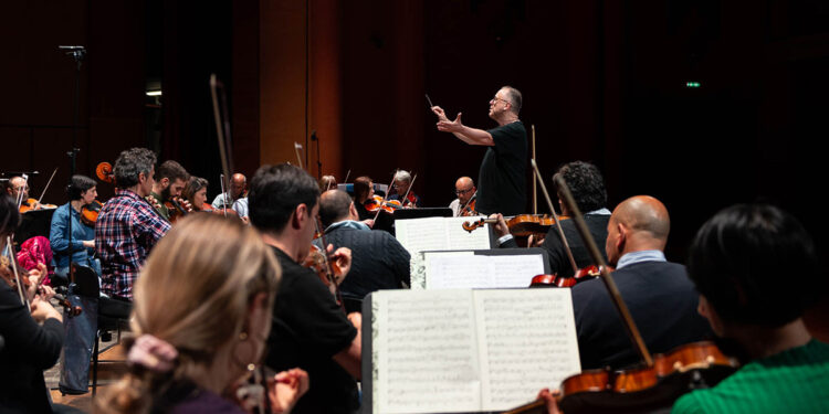 Alexander Lonquich e l'orchestra del De Carolis