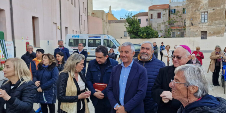 Alghero, il Sindaco Conoci presenzia l'inaugurazione del nuovo pulmino attrezzato