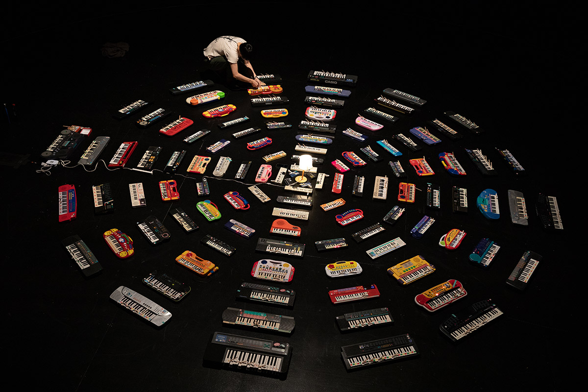 Asuna "100 Keyboards". ? Julieta Cervantes