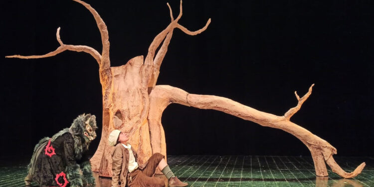 "La storia di Pierino e del lupo" de La Camera Chiara, La Botte e Il Cilindro e BSL Studiodanza