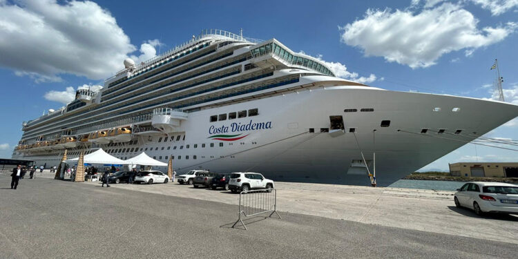 La Costa Diadema al Porto Industriale di Oristano