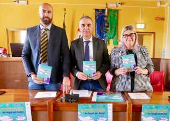 Nuoro, presentazione Il Maggio dei Libri, sinistra Lavra, Picconi, Moroni