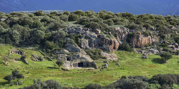 La necropoli di Montessu a Villaperuccio (SU)