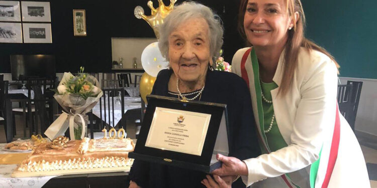 L'assessore Rossana Fozzi e Maria Carmela Pinna