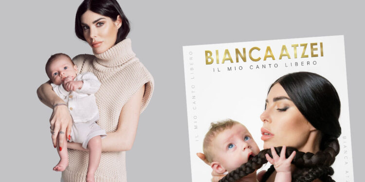 Bianca Atzei con il figlio Alexander Noa e la cover dell'album “Il mio canto libero”