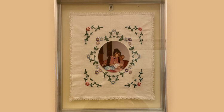 Giulia Sale "Sacra famiglia", tecnica mista (2006). Mostra Pinacotechi Sassari