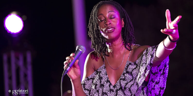 Louise Marshall. ? Gigi Atzori