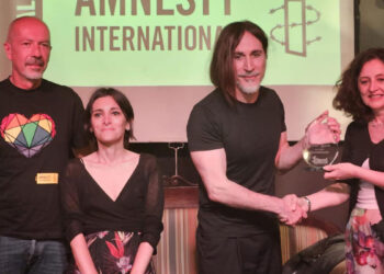 Manuel Agnelli vince il premio Amnesty International Italia