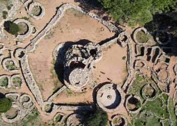 Il Nuraghe Palmavera di Alghero. ? Depositphotos