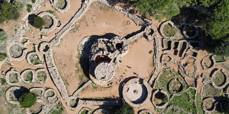 Il Nuraghe Palmavera di Alghero. ? Depositphotos