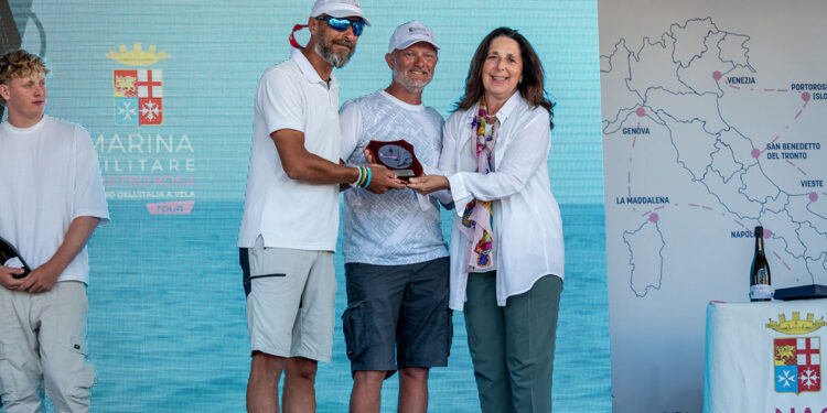 Marina Militare Nastro Rosa Tour - Premiazione team Città di Taranto