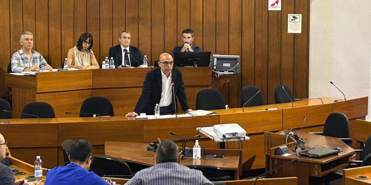 Oristano, il Sindaco Sanna si dimette in aula