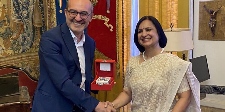 Paolo Truzzu e l'ambasciatrice indiana Neena Malhotra