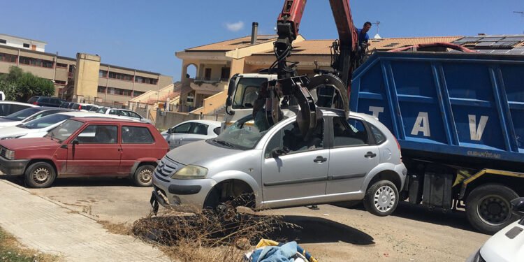 Rimozione auto abbandonate ad Alghero
