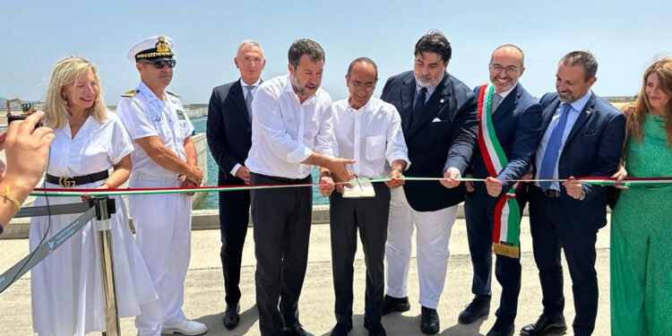 Taglio del nastro del polo della cantieristica nautica a Giorgio