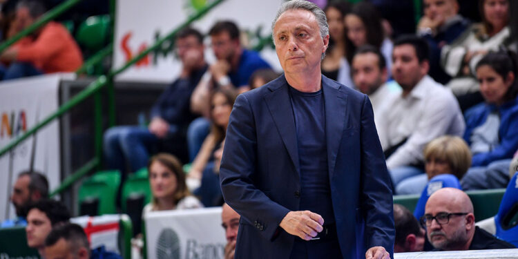 Coach Piero Bucchi. ? Luigi Canu