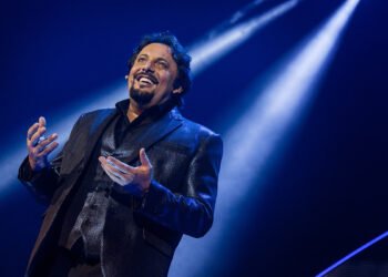 Enrico Brignano. ? Roberto Panucci