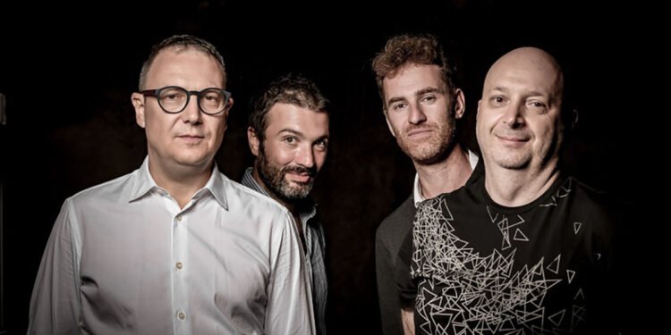 Extended Singularity: Fulvio Sigurtà, Alessandro Paternesi, Gabriele Evangelista e Stefano Onorati. ? Roberto Cifarelli