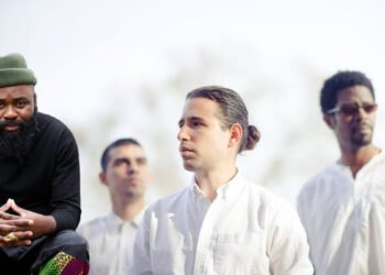 Nduduzo Makhathini e Alfredo Rodrìguez Trio