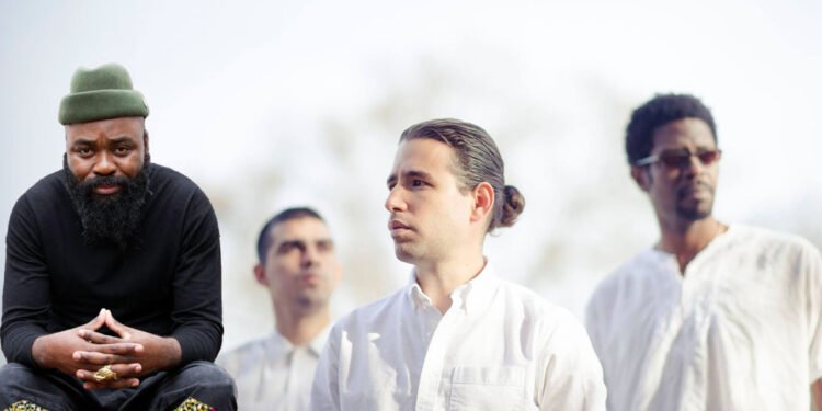 Nduduzo Makhathini e Alfredo Rodrìguez Trio