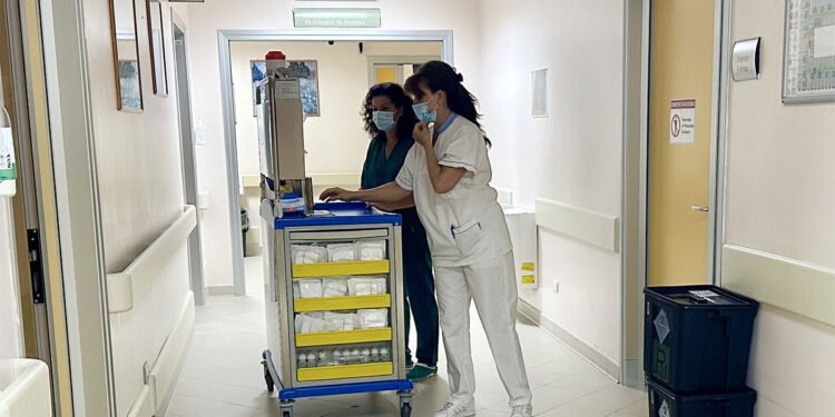 Olbia, medici in corsia chirurgia d'emergenza