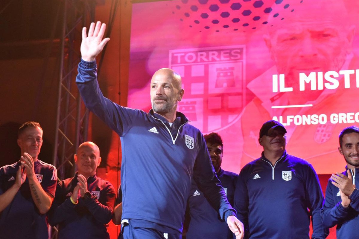 Presentazione della Torres Sassari, mister Greco. ? Alessandro Sanna