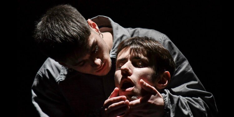 "Toxic Love" della compagnia AlphaZTL