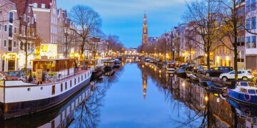 Amsterdam. 📷 Depositphotos