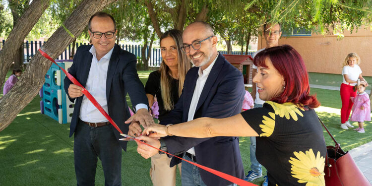 Cagliari, l'inaugurazione dei nuovi giardini scolastici