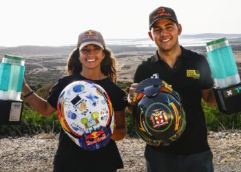 Cristina Gutierrez (ESP) e Fraser McConnell (JAM), X44 Vida Carbon Racing, festeggiano la vittoria del secondo Island X-Prix a Capo Teulada. 📷 Sam Bloxham | LAT Images