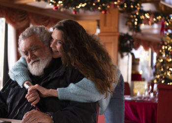 Diego Abatantuono e Carol Alt in una scena del film “Improvvisamente a Natale mi sposo”