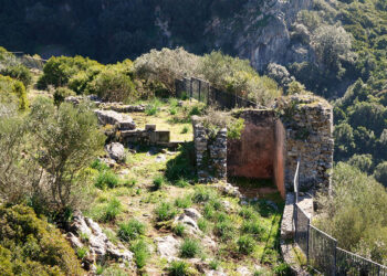 Le rovine del Castello Medusa a Samugheo. 📷 AdobeStock | Rodolfo