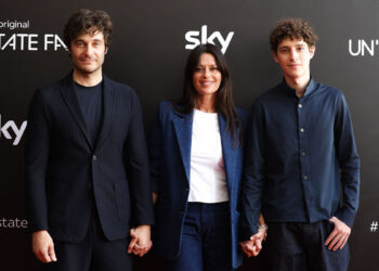 “Un'estate fa”: Lino Guanciale, Claudia Pandolfi e Filippo Scotti