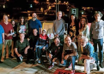Vincitore partecipanti e organizzatori Adelasia Poetry Slam Sardegna. ? Giovanni Salis