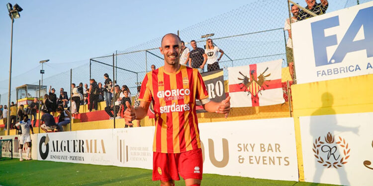 L'esultanza di Stefano Mereu dell'Alghero Calcio