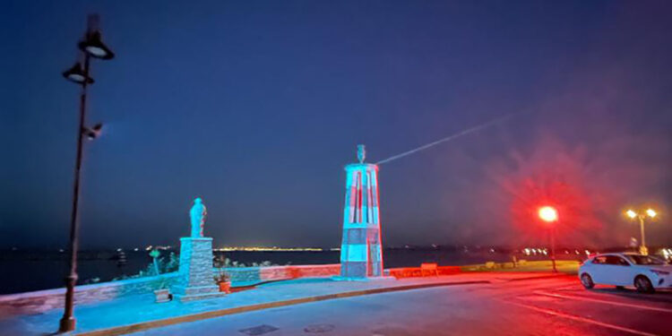 Il Faro di Stintino illuminato per la Giornata mondiale del lutto perinatale
