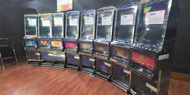 Gli apparecchi sequestrati a Villacidro da ADM