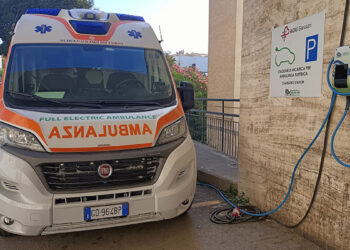 L'ambulanza elettrica dell'Aou Sassari