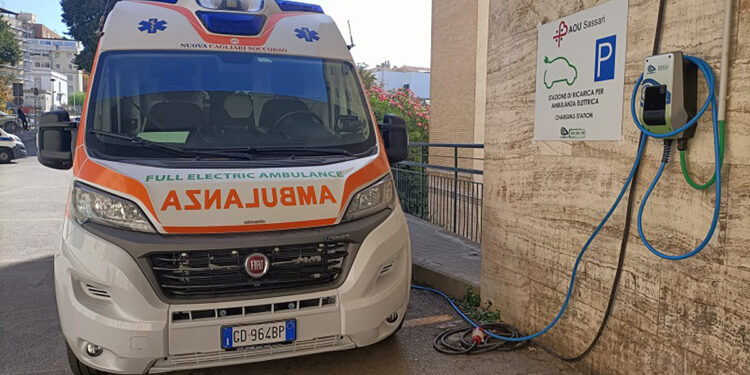 L'ambulanza elettrica dell'Aou Sassari