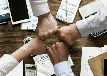 Lavoro in team, ufficio, colleghi