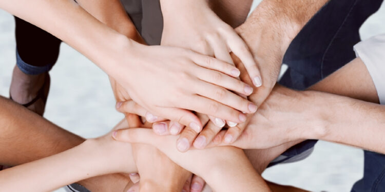 Mani maschili e femminili