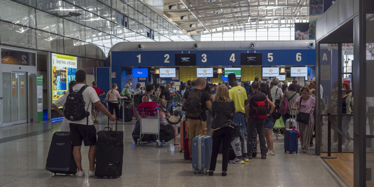 Aeroporto di Cagliari. ? Depositphotos