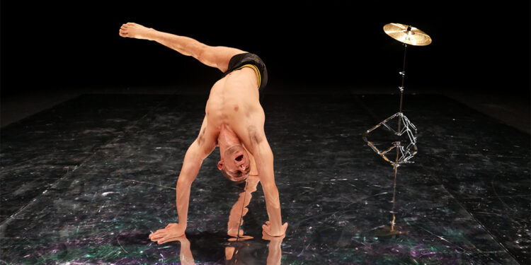 "HellO°" di Kinkaleri. ? Kinkaleri